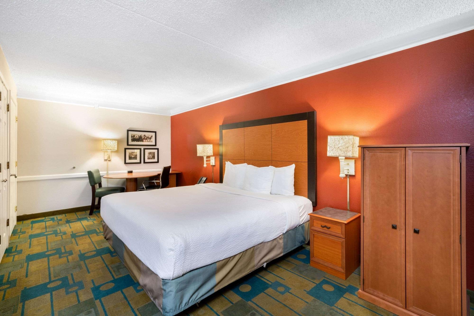 La Quinta Inn By Wyndham Phoenix Sky Harbor Airport Tempe Buitenkant foto