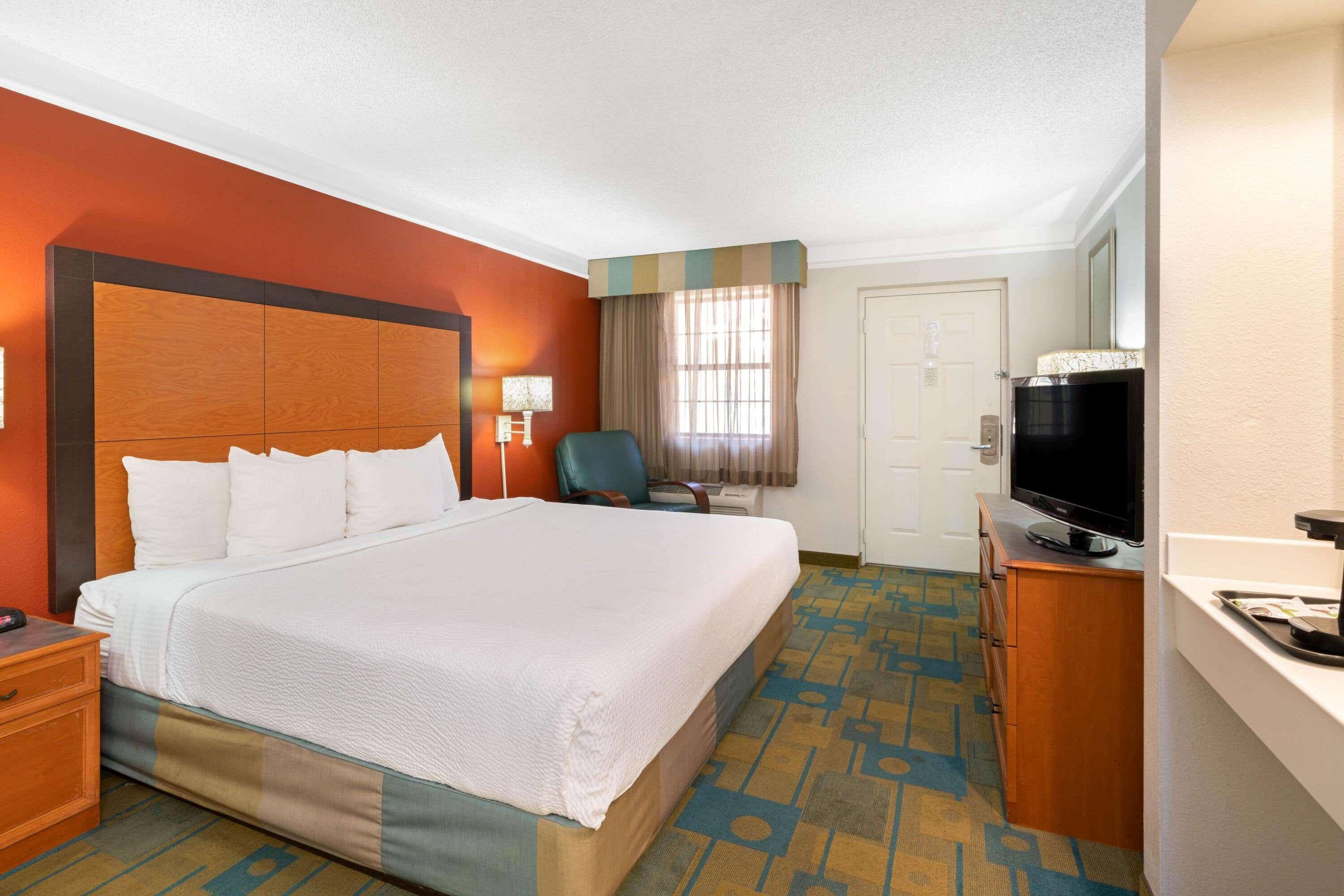 La Quinta Inn By Wyndham Phoenix Sky Harbor Airport Tempe Buitenkant foto