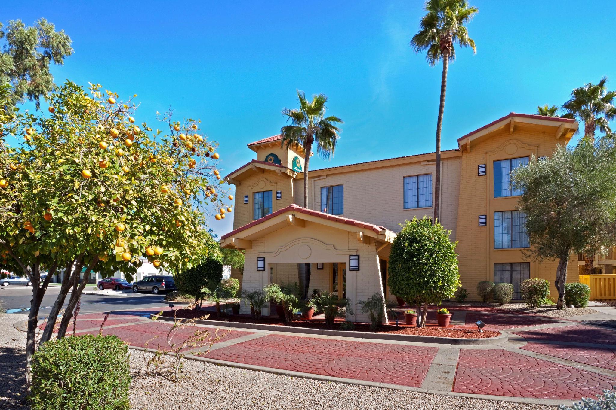 La Quinta Inn By Wyndham Phoenix Sky Harbor Airport Tempe Buitenkant foto