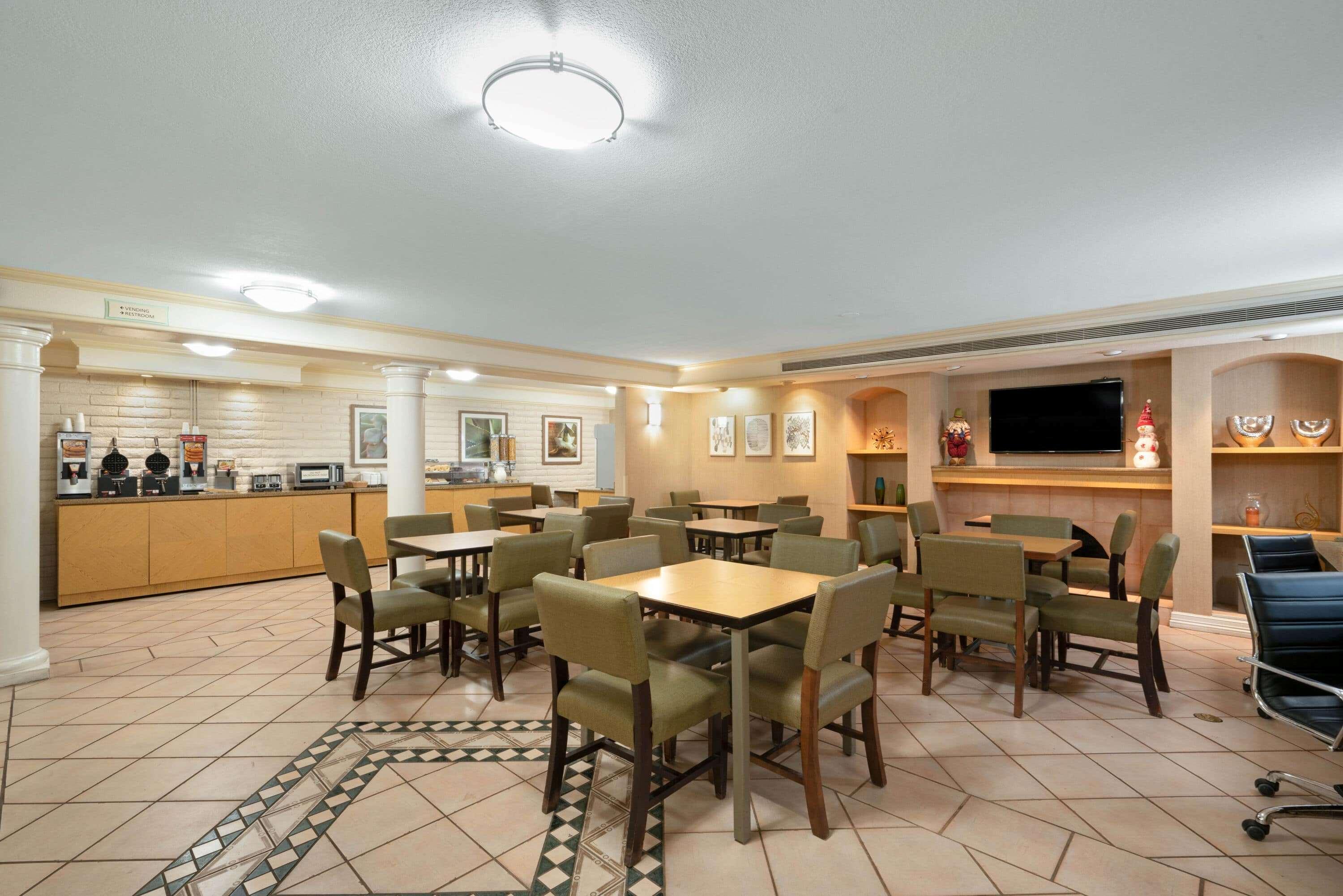 La Quinta Inn By Wyndham Phoenix Sky Harbor Airport Tempe Buitenkant foto