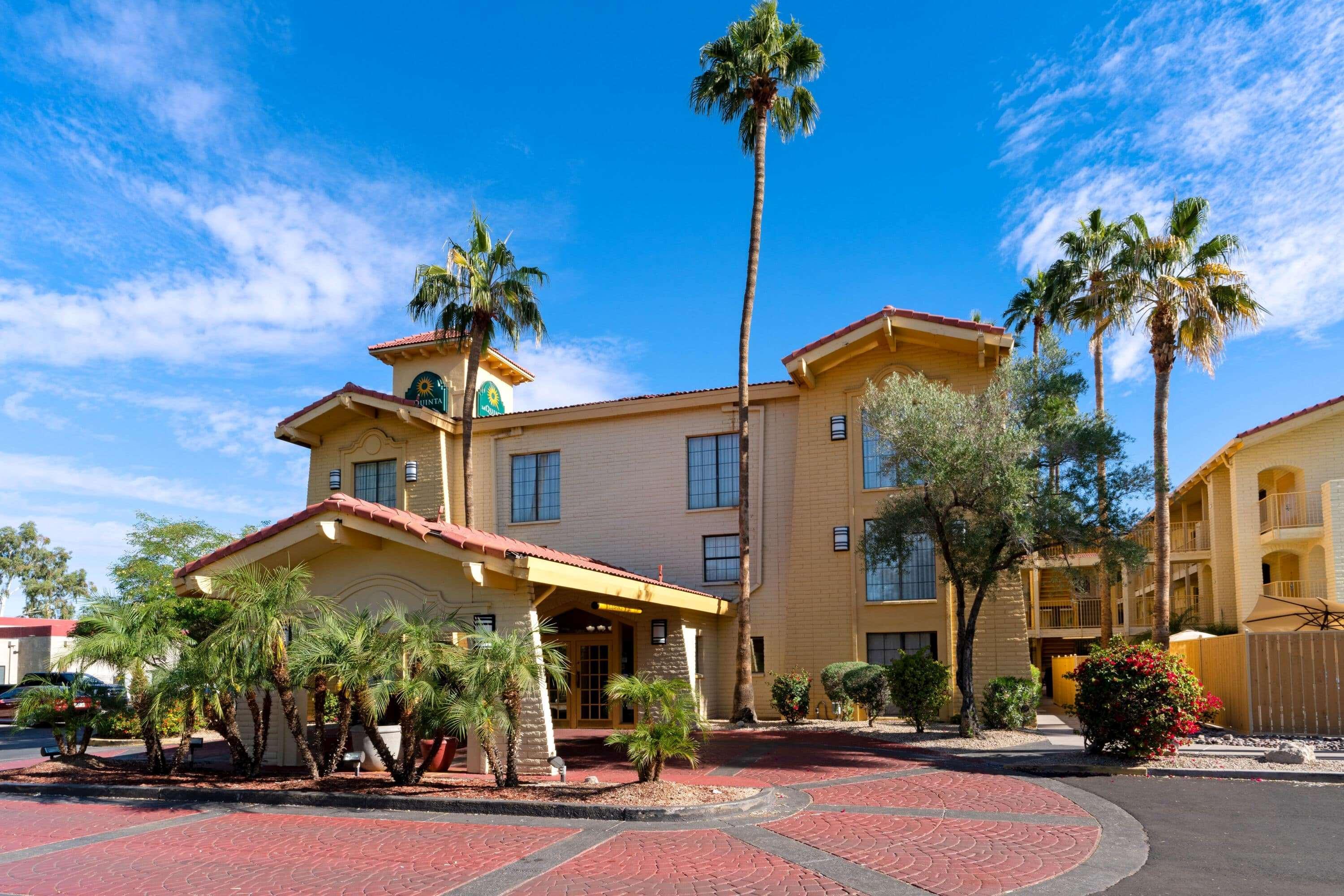 La Quinta Inn By Wyndham Phoenix Sky Harbor Airport Tempe Buitenkant foto