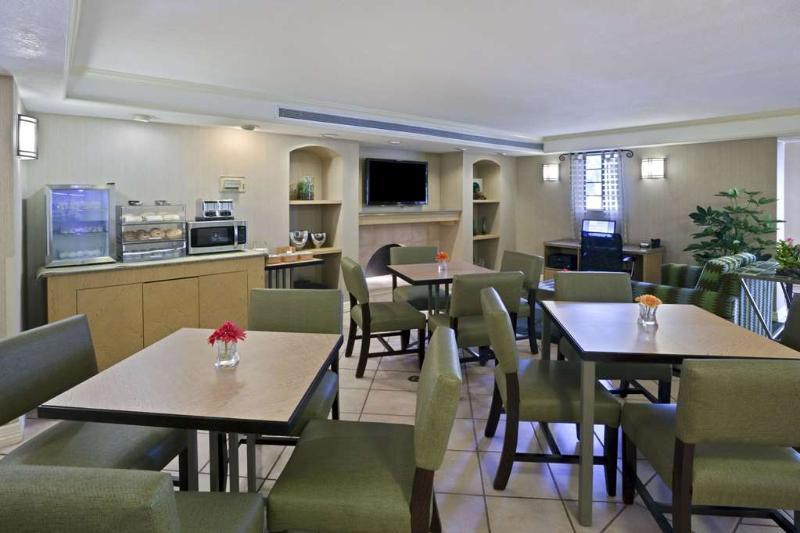 La Quinta Inn By Wyndham Phoenix Sky Harbor Airport Tempe Buitenkant foto